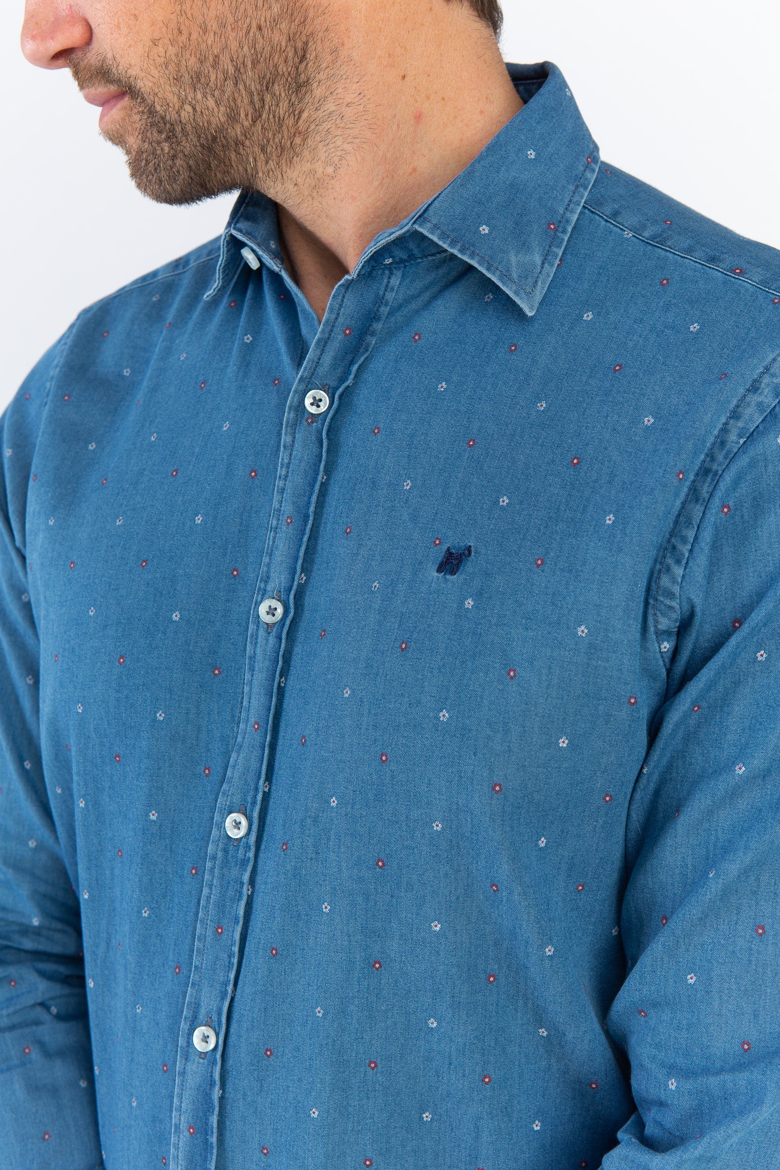 Camisa de denim estampada con flor