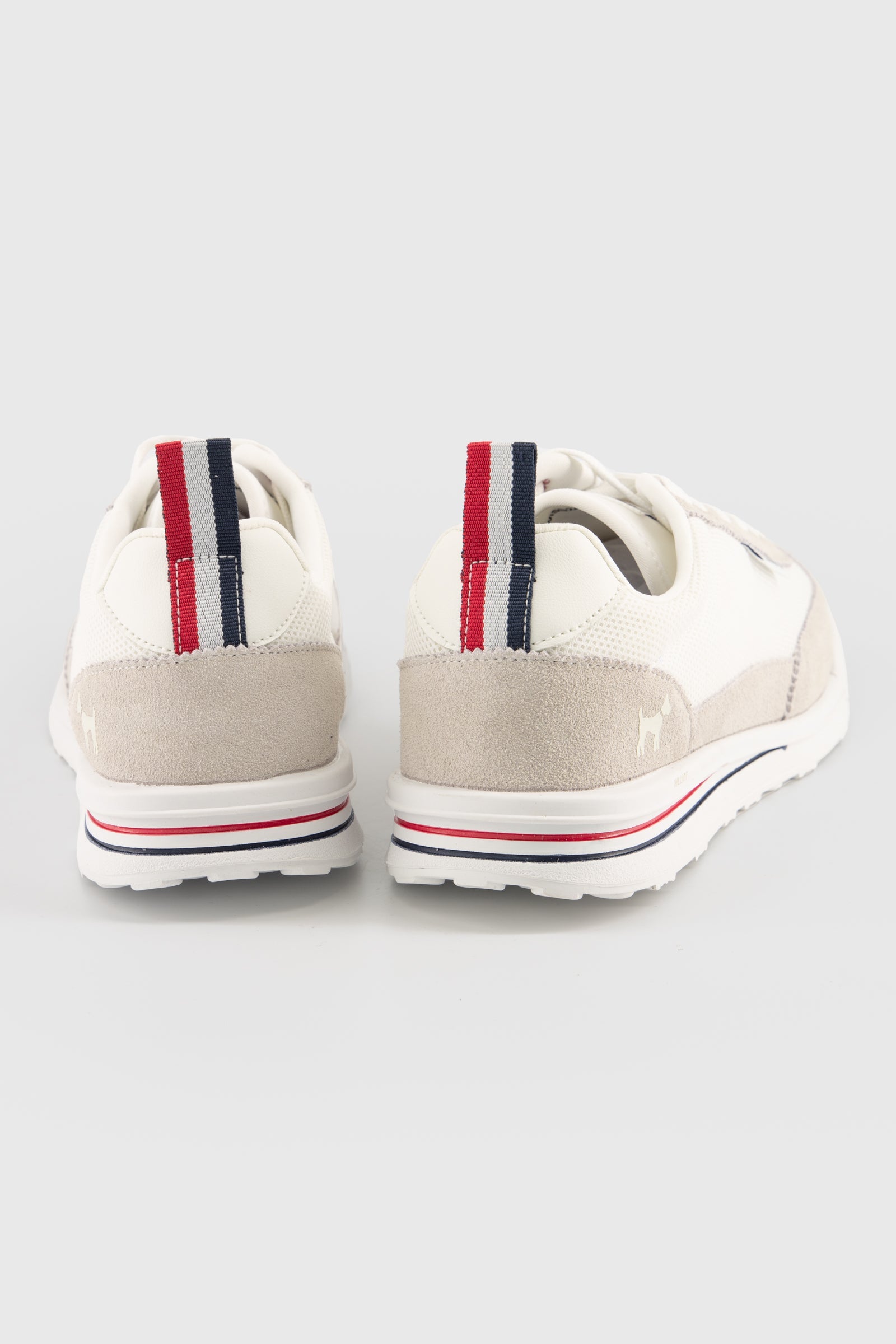 Zapatilla urbana de malla blanca