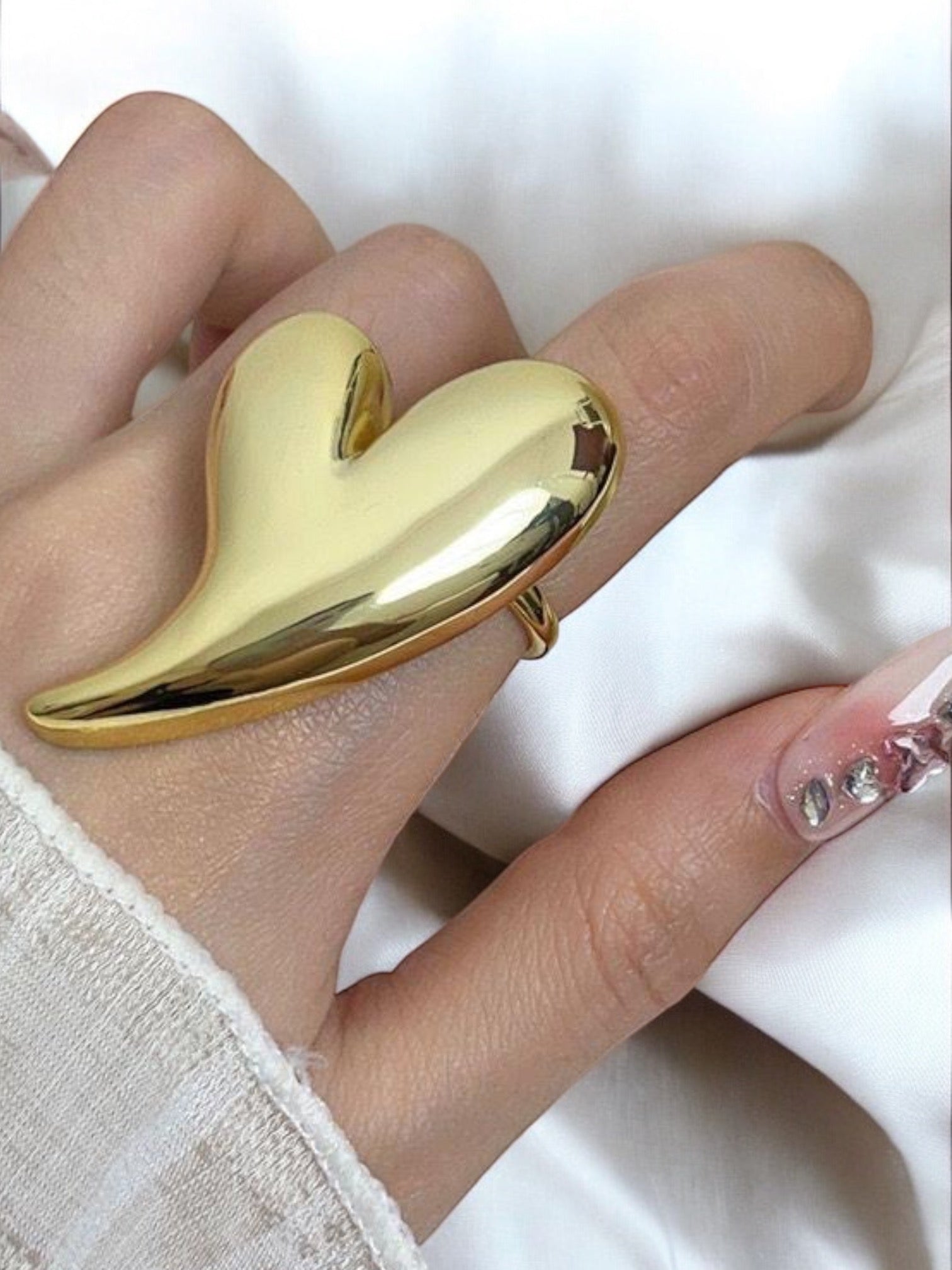 Anillo de corazón grande